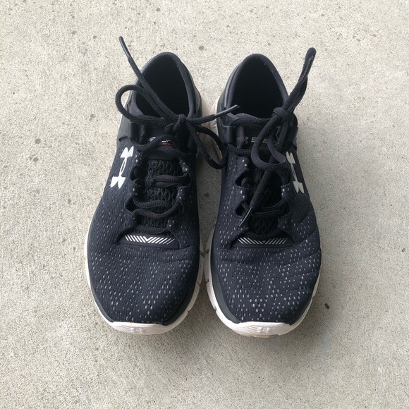 Under Armour : Speedfoam Tennis Shoes - Picture 2 of 6